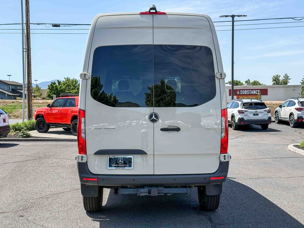 Thumbnail: 2026 Mercedes-Benz Sprinter - 7