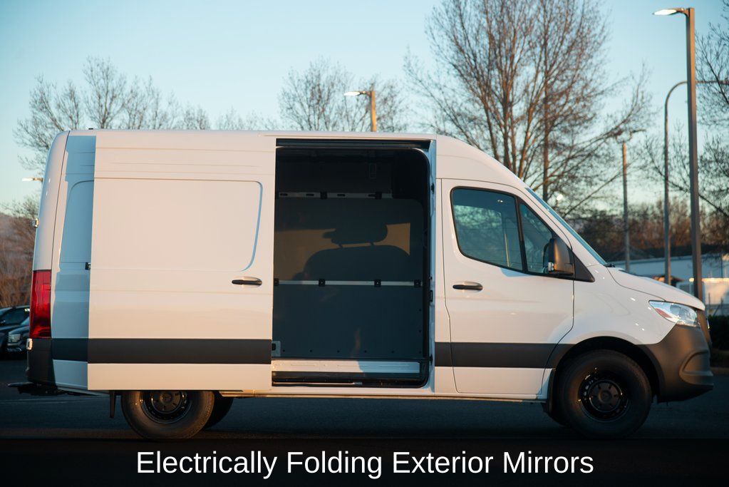 Thumbnail: 2025 Mercedes-Benz Sprinter - 8