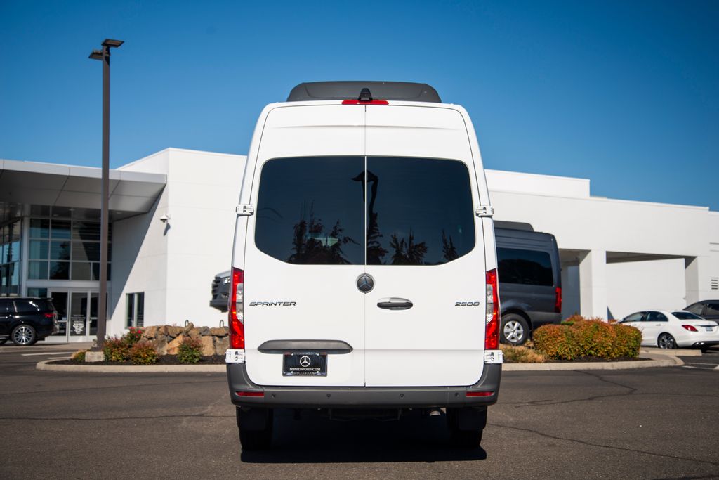 Thumbnail: 2026 Mercedes-Benz Sprinter - 4