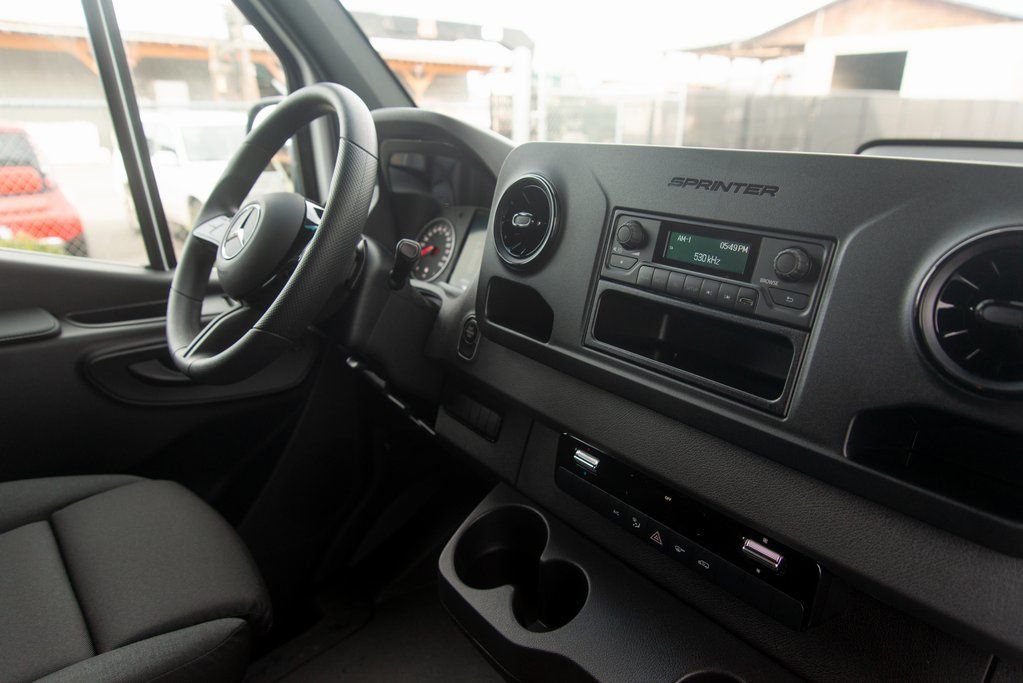 Thumbnail: 2025 Mercedes-Benz Sprinter - 33