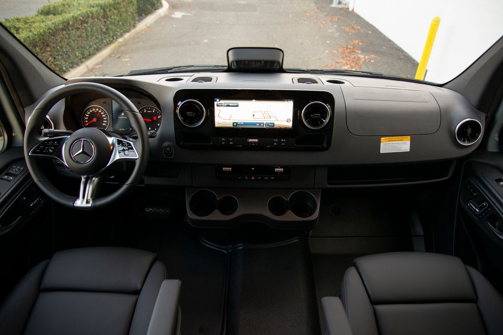 Thumbnail: 2026 Mercedes-Benz Sprinter - 17