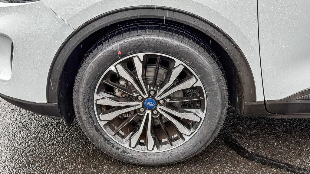 Thumbnail: 2022 Ford Escape - 11