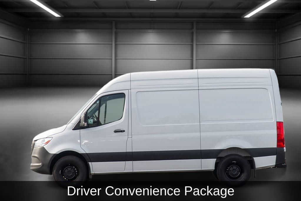 Thumbnail: 2025 Mercedes-Benz Sprinter - 4