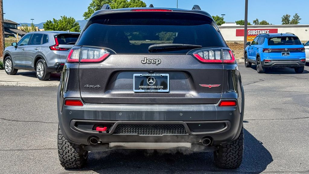 Thumbnail: 2019 Jeep Cherokee - 7