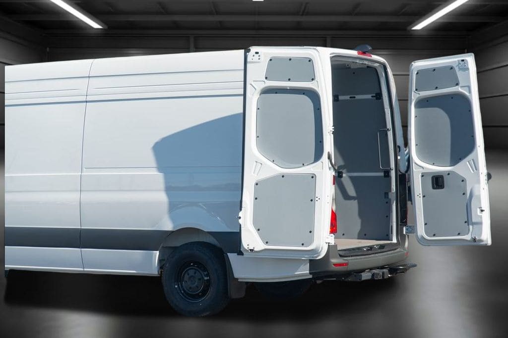 Thumbnail: 2025 Mercedes-Benz Sprinter - 19