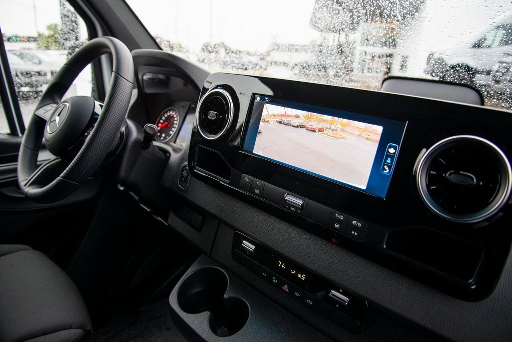 Thumbnail: 2026 Mercedes-Benz Sprinter - 15