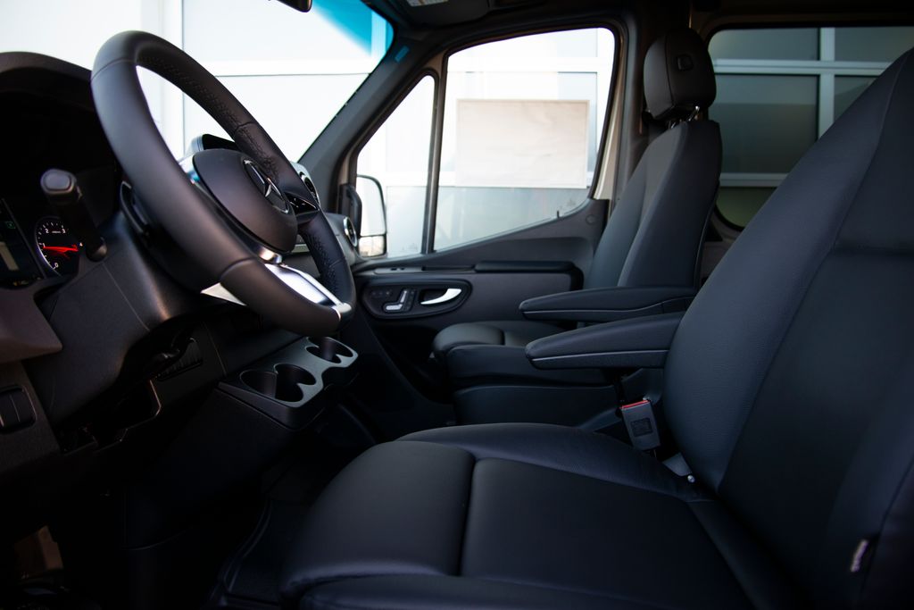 Thumbnail: 2026 Mercedes-Benz Sprinter - 12