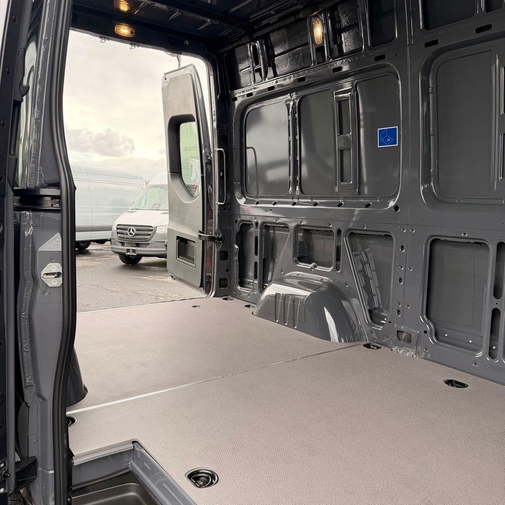 Thumbnail: 2026 Mercedes-Benz Sprinter - 25
