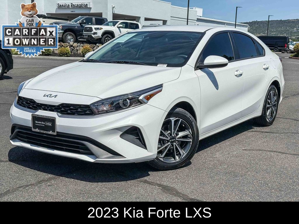 2023 Kia Forte LXS AT's photo