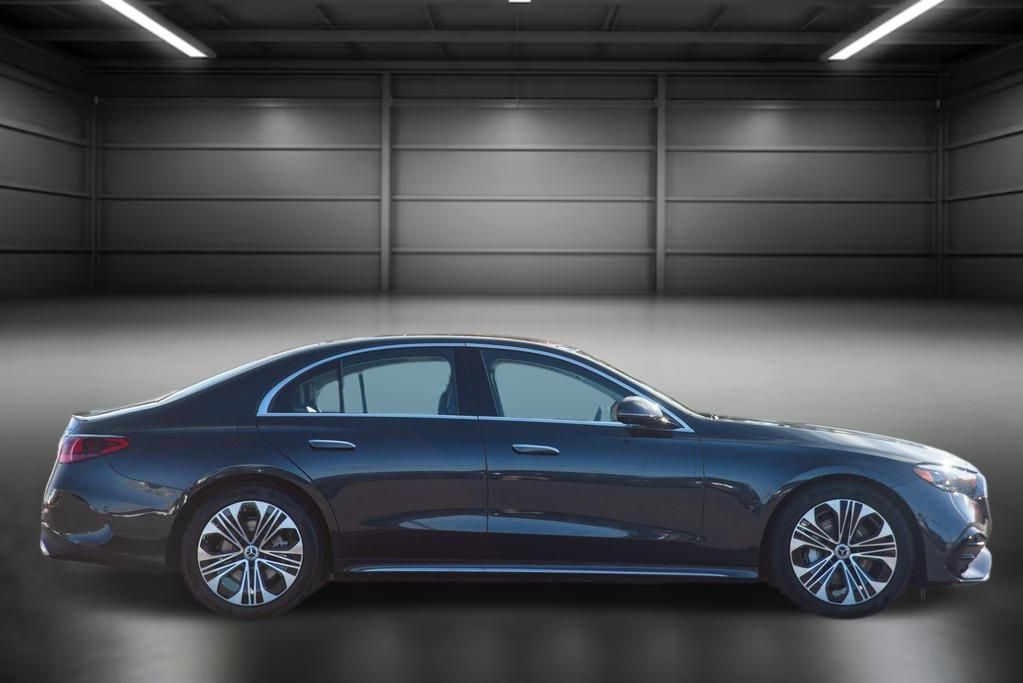 Thumbnail: 2025 Mercedes-Benz E-Class - 9