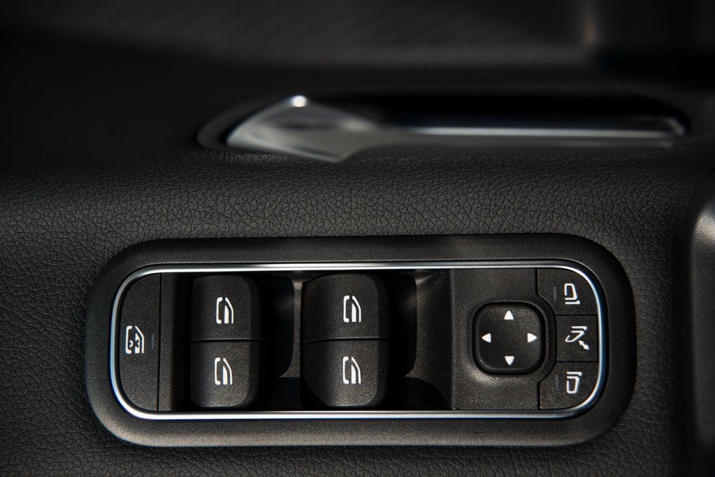 Thumbnail: 2025 Mercedes-Benz CLA - 19