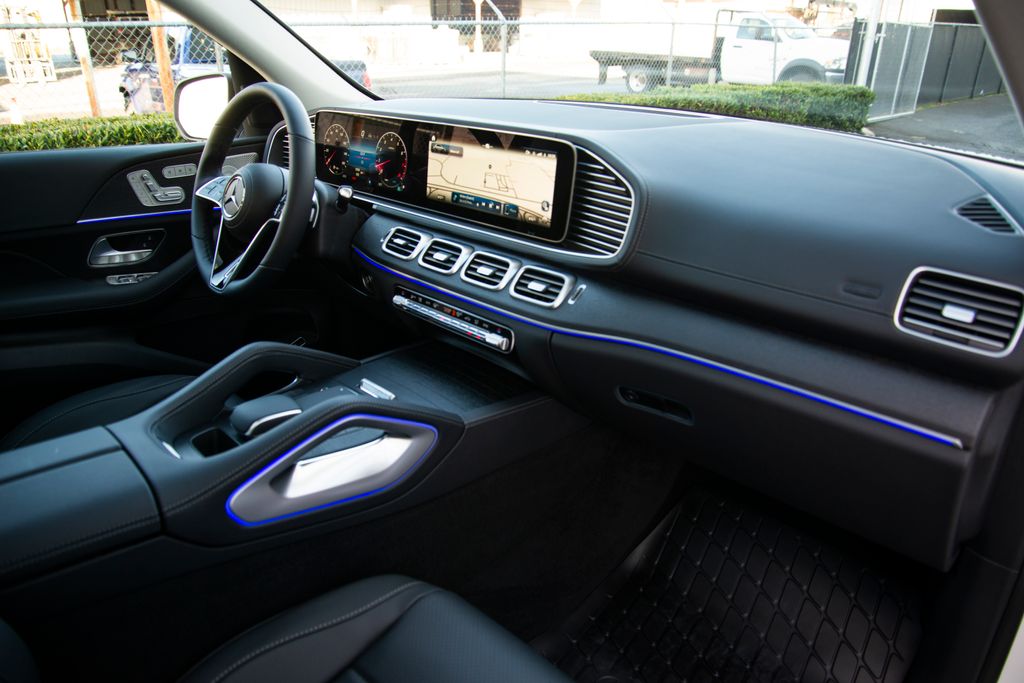 Thumbnail: 2026 Mercedes-Benz GLE - 18