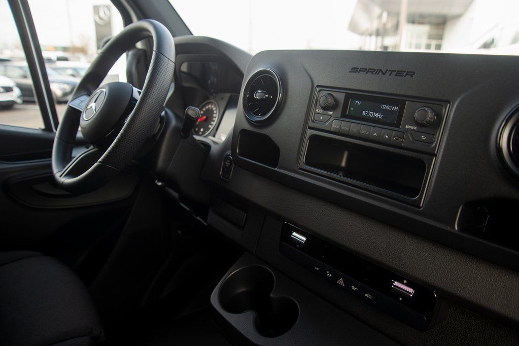 Thumbnail: 2025 Mercedes-Benz Sprinter - 35