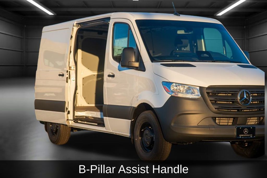 Thumbnail: 2025 Mercedes-Benz Sprinter - 9