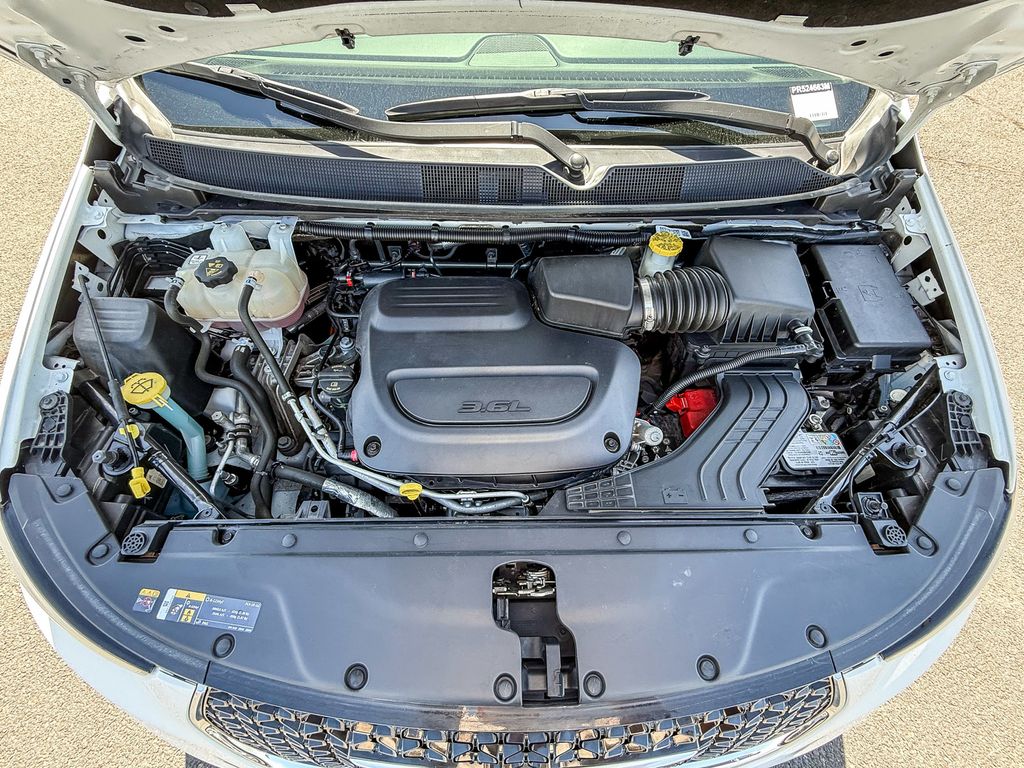 Thumbnail: 2023 Chrysler Pacifica - 26