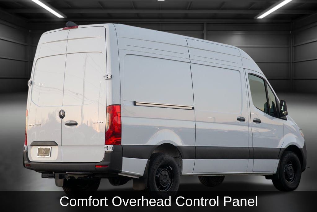 Thumbnail: 2025 Mercedes-Benz Sprinter - 13