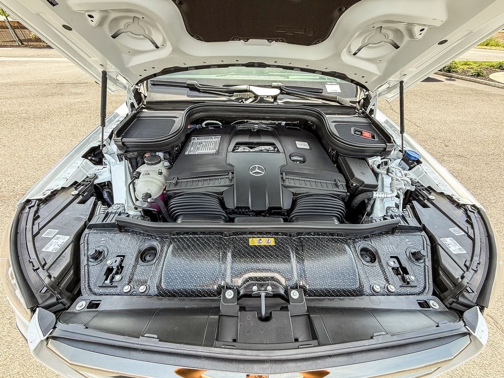 Thumbnail: 2026 Mercedes-Benz GLS - 28