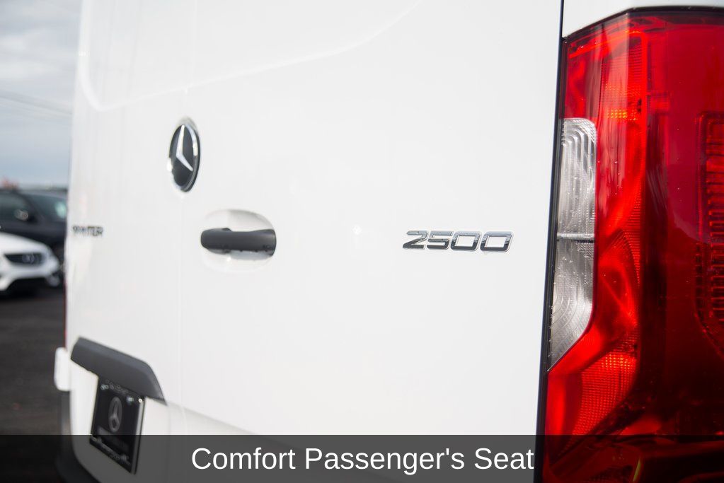 Thumbnail: 2025 Mercedes-Benz Sprinter - 19