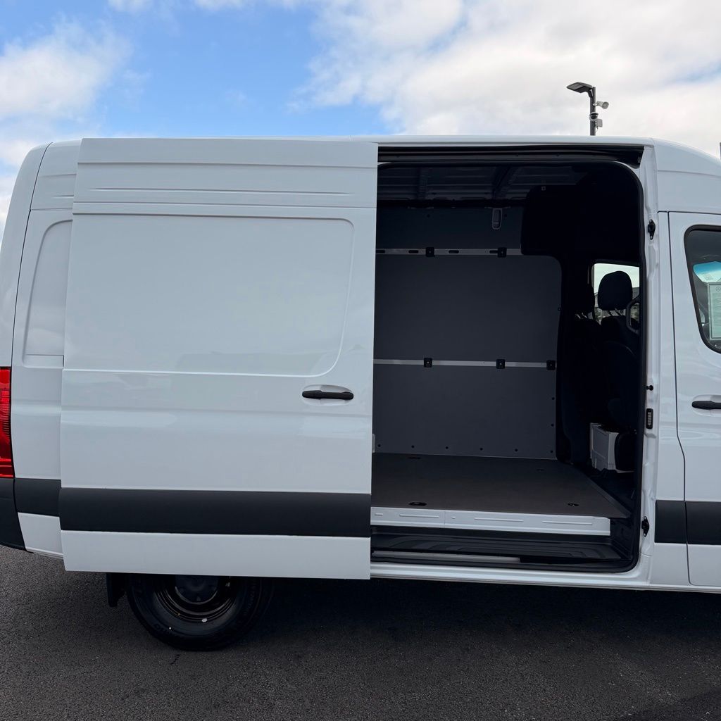 Thumbnail: 2026 Mercedes-Benz Sprinter - 23