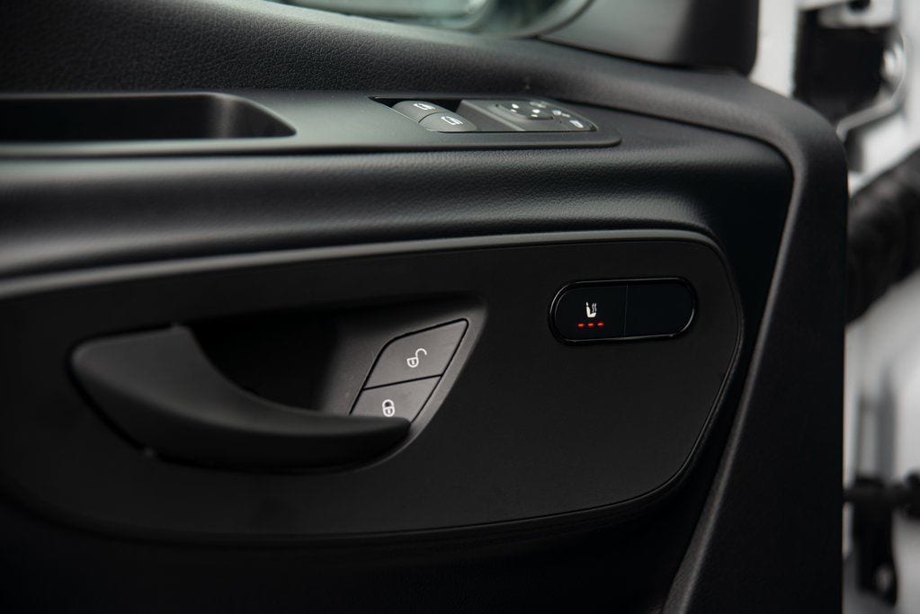 Thumbnail: 2025 Mercedes-Benz Sprinter - 26