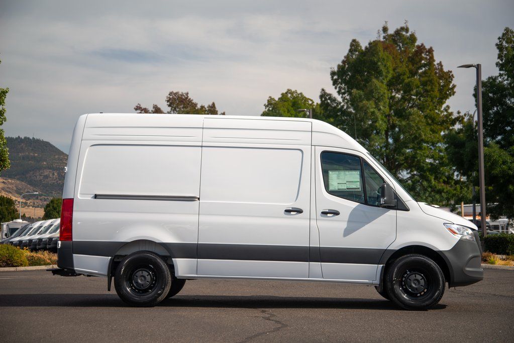 Thumbnail: 2026 Mercedes-Benz Sprinter - 5