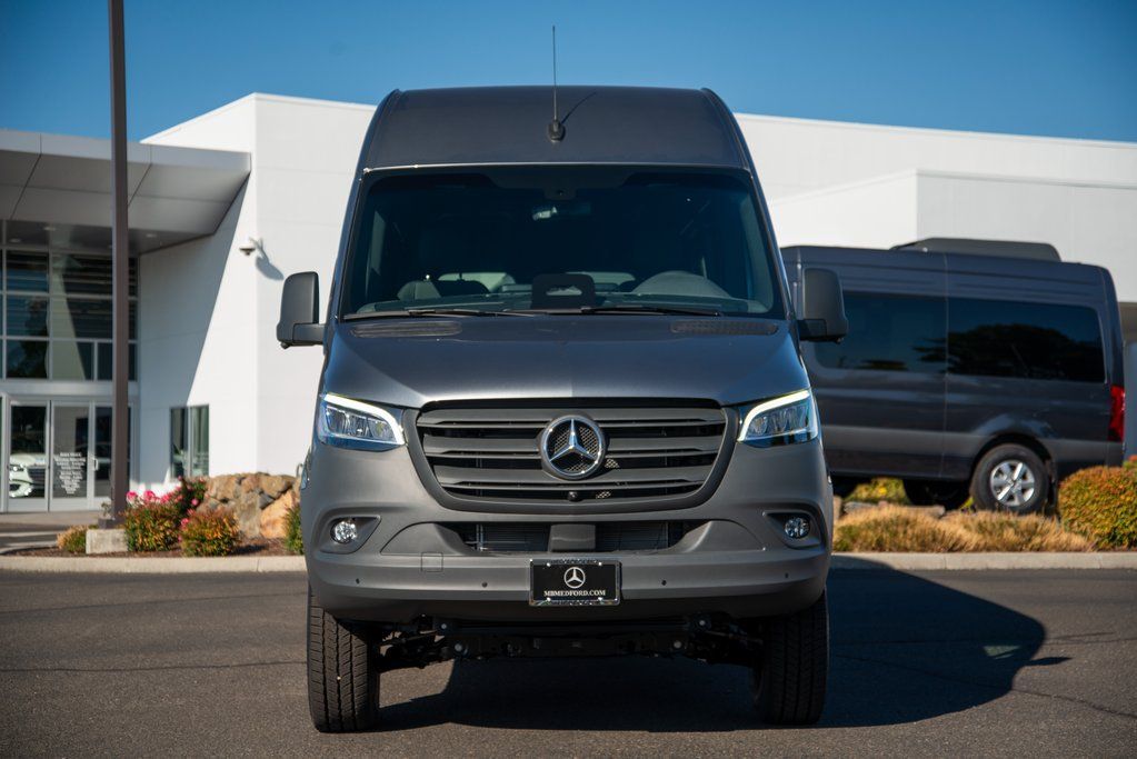 Thumbnail: 2025 Mercedes-Benz Sprinter - 2