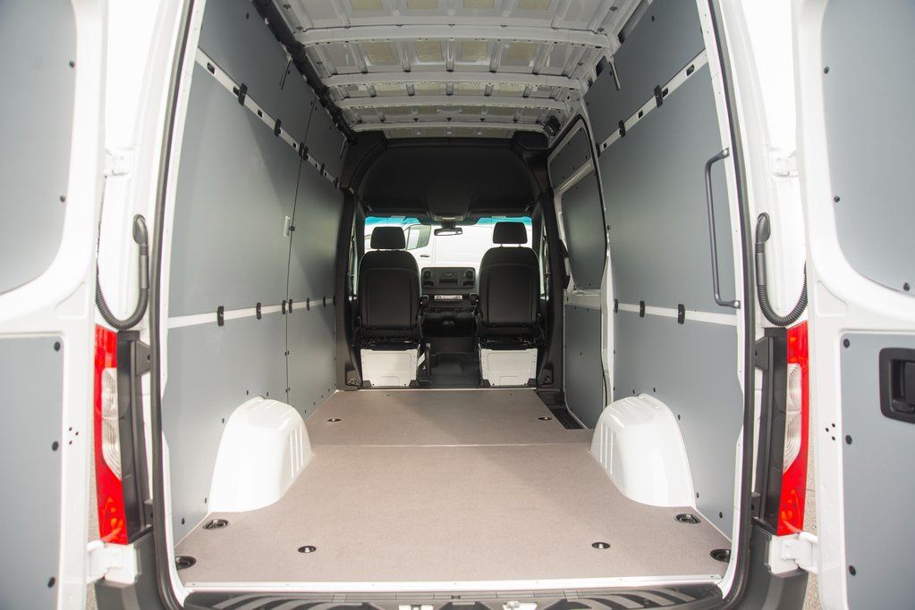 Thumbnail: 2025 Mercedes-Benz Sprinter - 40