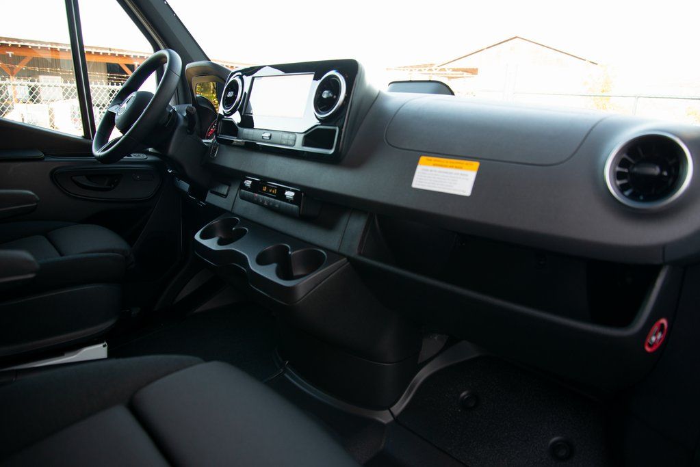 Thumbnail: 2026 Mercedes-Benz Sprinter - 14