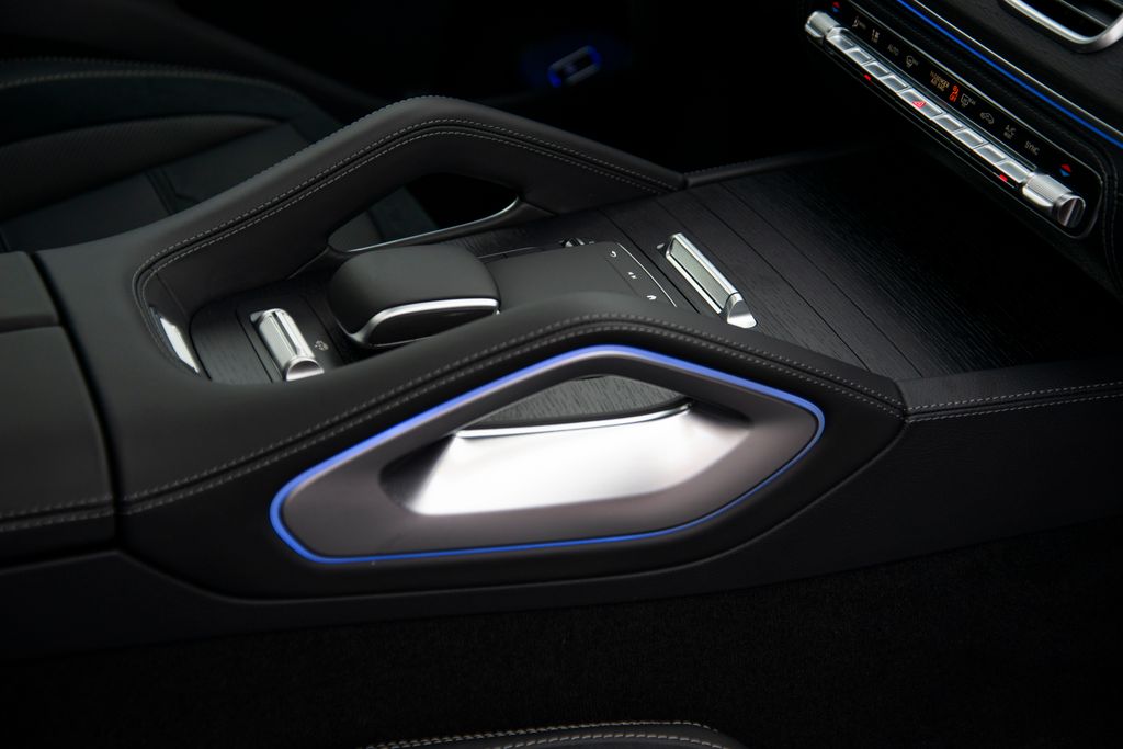 Thumbnail: 2026 Mercedes-Benz GLE - 21