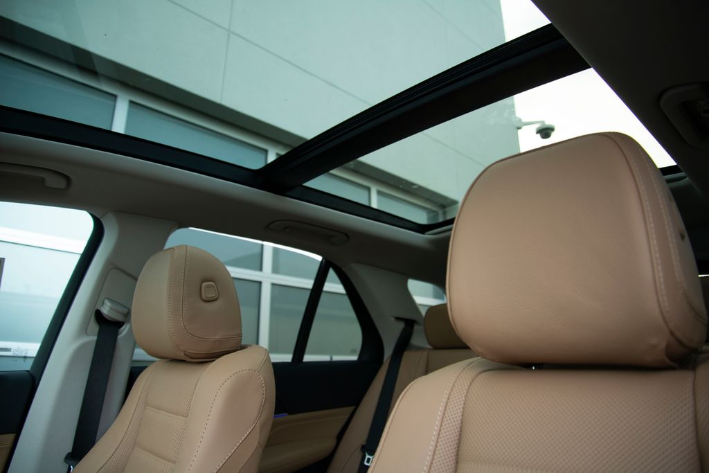 Thumbnail: 2026 Mercedes-Benz GLE - 12