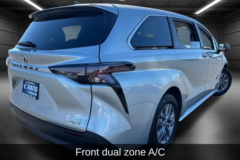Thumbnail: 2024 Toyota Sienna - 6