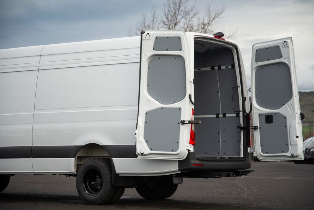 Thumbnail: 2026 Mercedes-Benz Sprinter - 10