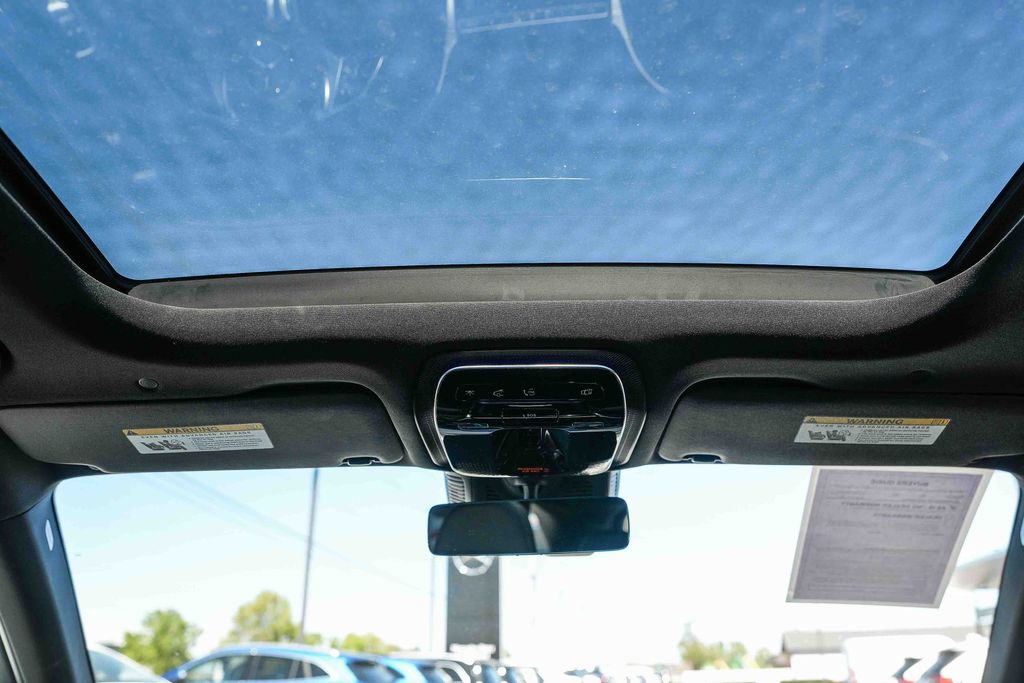 Thumbnail: 2025 Mercedes-Benz GLC - 20