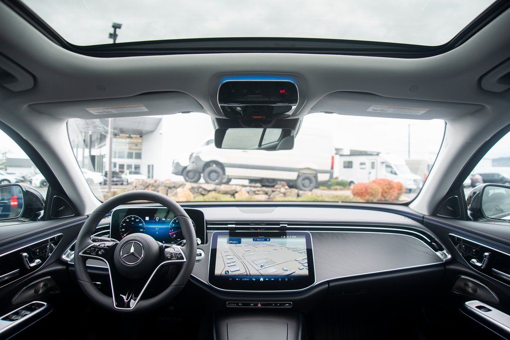 Thumbnail: 2025 Mercedes-Benz E-Class - 32