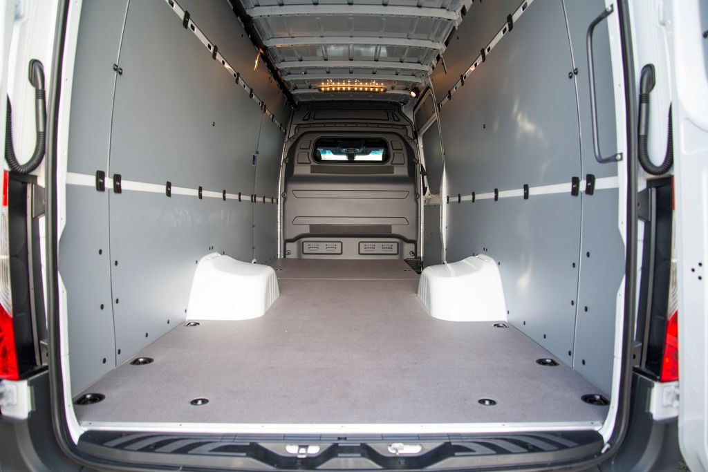 Thumbnail: 2026 Mercedes-Benz Sprinter - 20