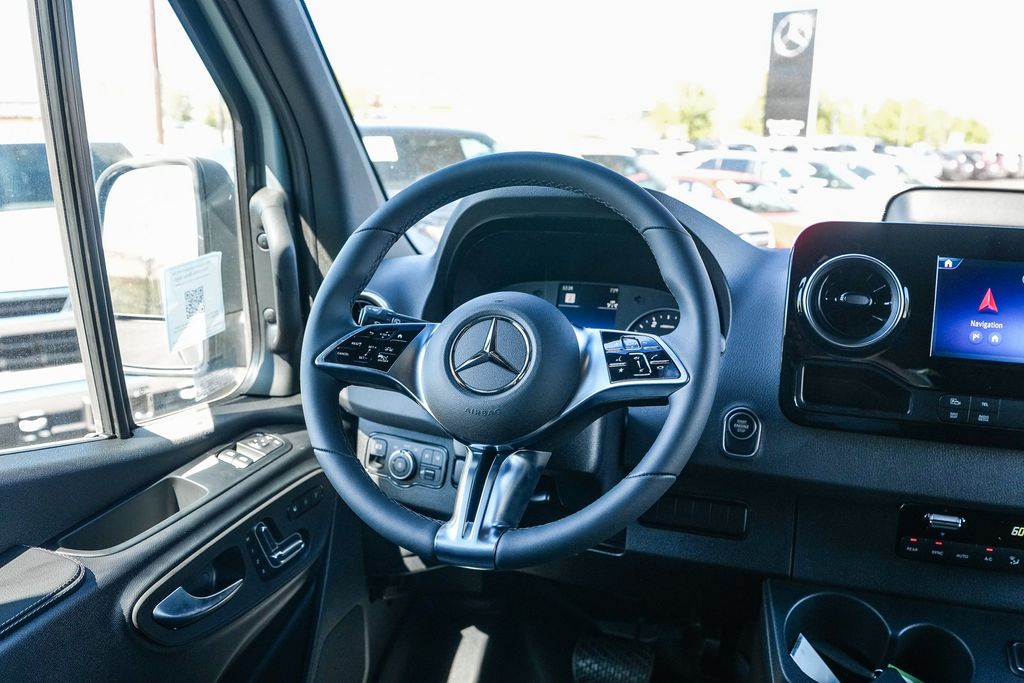 Thumbnail: 2026 Mercedes-Benz Sprinter - 15