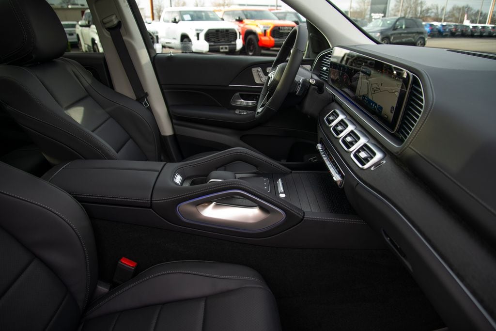 Thumbnail: 2026 Mercedes-Benz GLE - 19