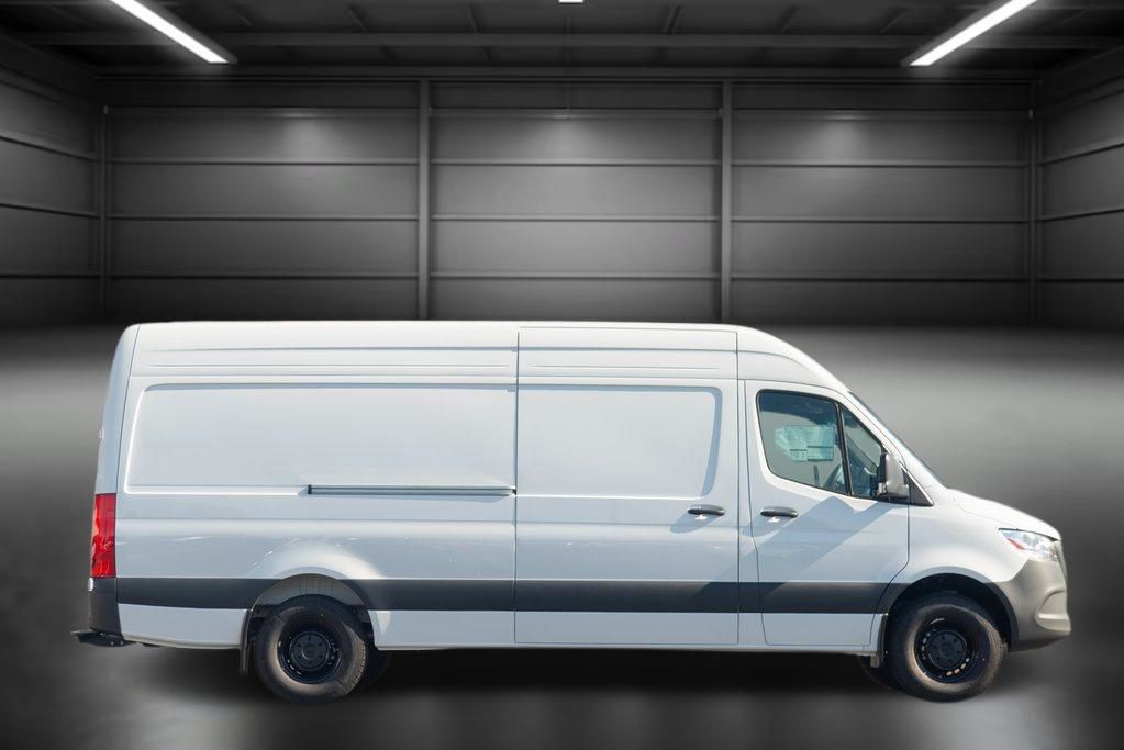 Thumbnail: 2025 Mercedes-Benz Sprinter - 6