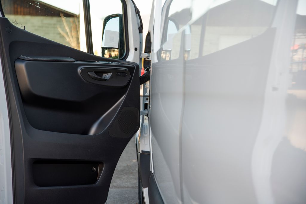 Thumbnail: 2026 Mercedes-Benz Sprinter - 11