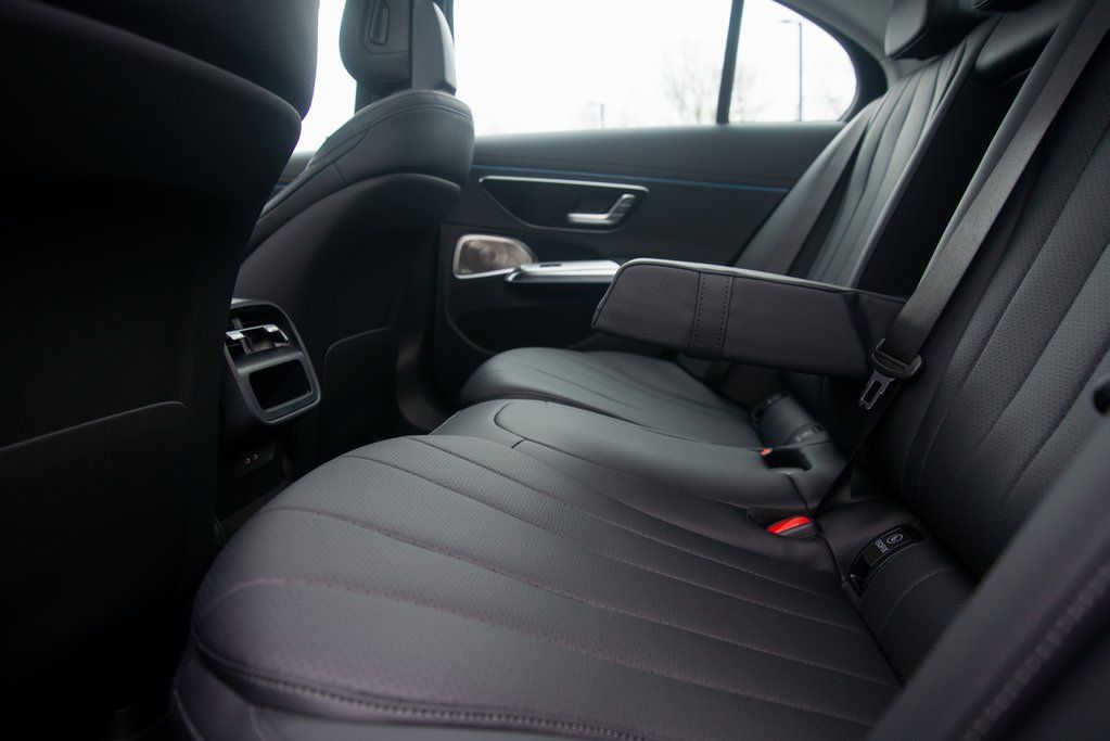 Thumbnail: 2025 Mercedes-Benz E-Class - 28