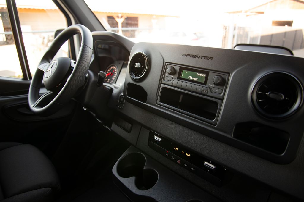 Thumbnail: 2026 Mercedes-Benz Sprinter - 15