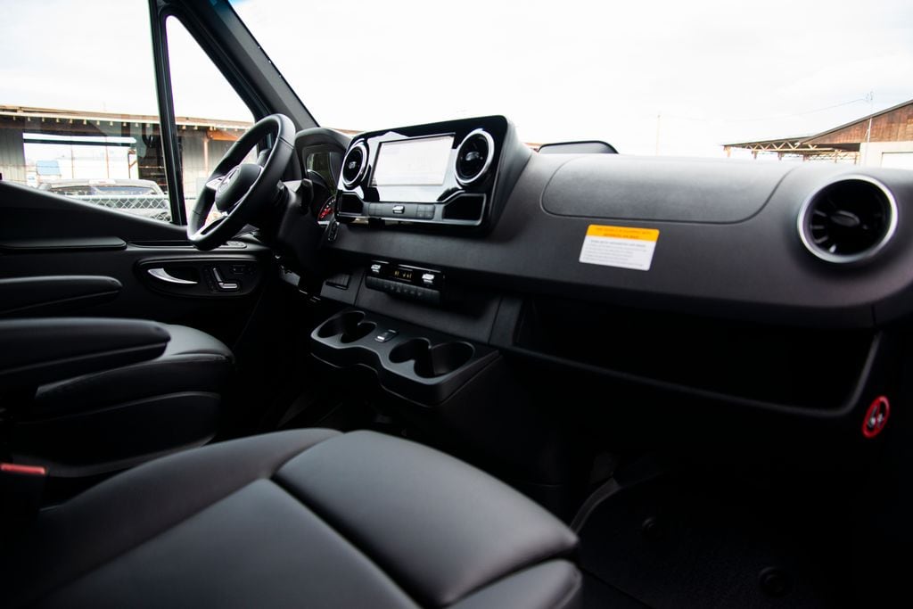 Thumbnail: 2026 Mercedes-Benz Sprinter - 14