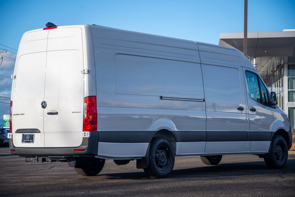 Thumbnail: 2026 Mercedes-Benz Sprinter - 9