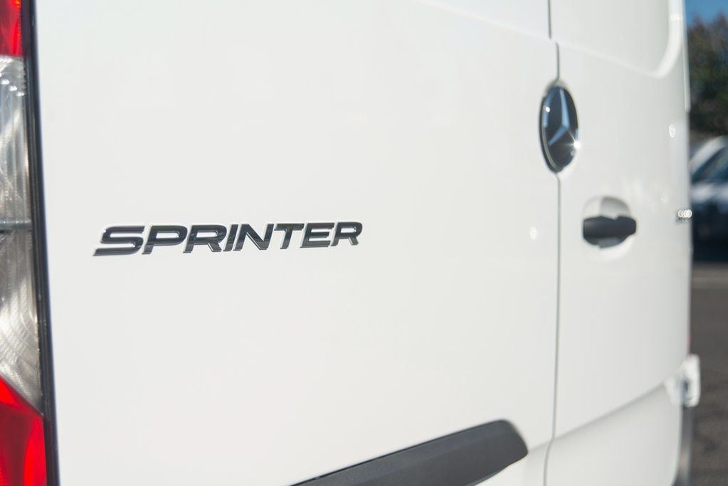 Thumbnail: 2025 Mercedes-Benz Sprinter - 17