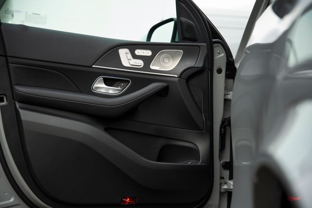 Thumbnail: 2026 Mercedes-Benz GLE - 9