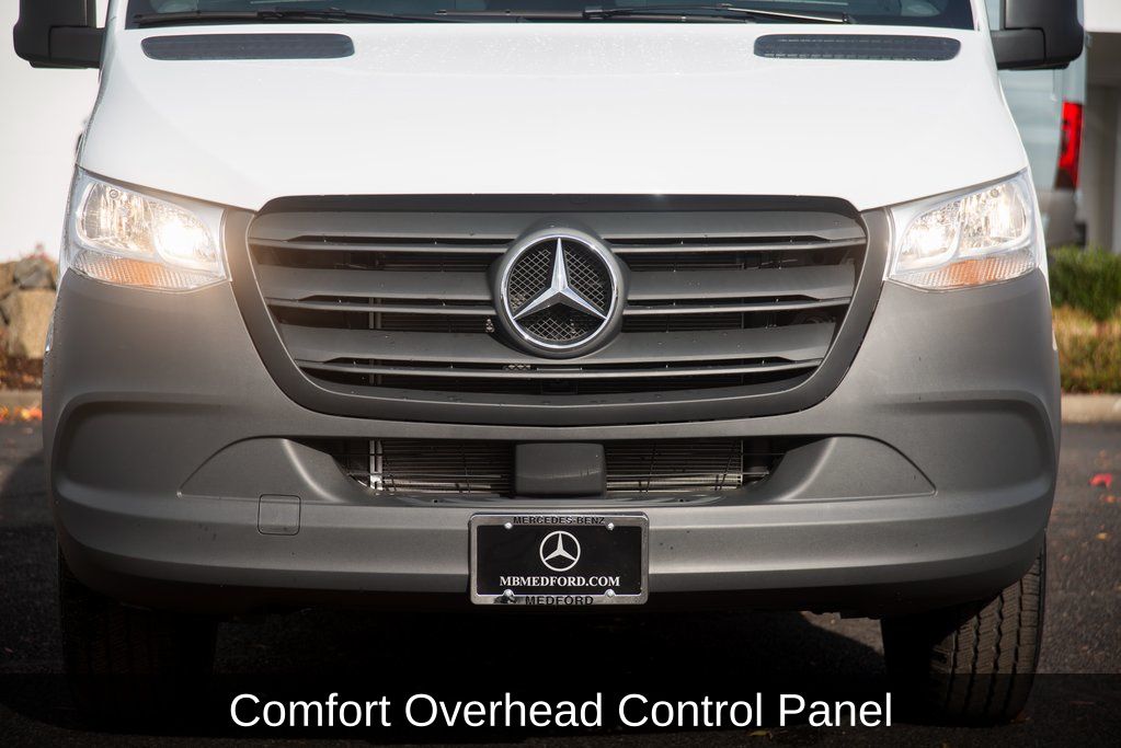 Thumbnail: 2025 Mercedes-Benz Sprinter - 15