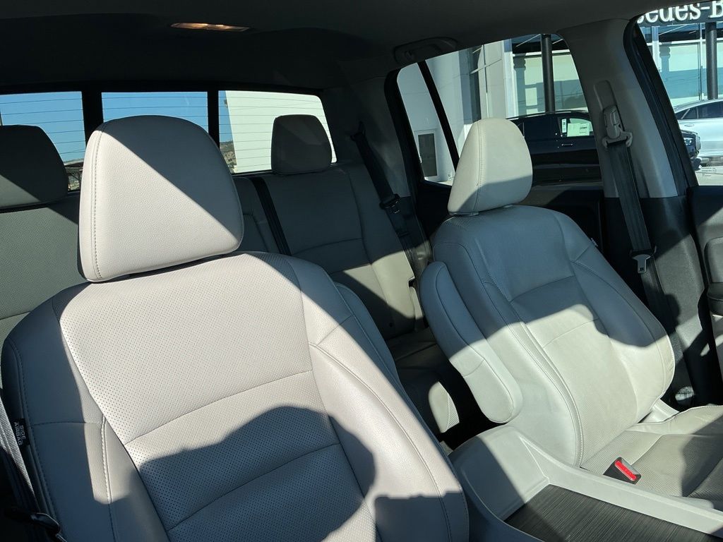 Thumbnail: 2019 Honda Ridgeline - 19