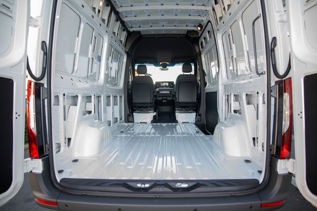 Thumbnail: 2026 Mercedes-Benz Sprinter - 21