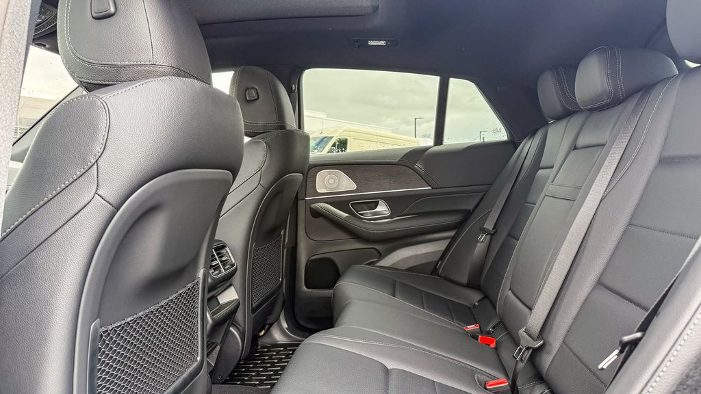 Thumbnail: 2026 Mercedes-Benz GLE - 18