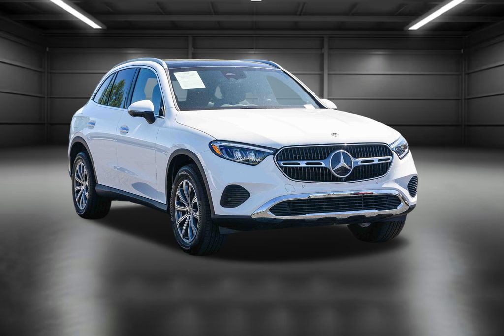 Thumbnail: 2025 Mercedes-Benz GLC - 9